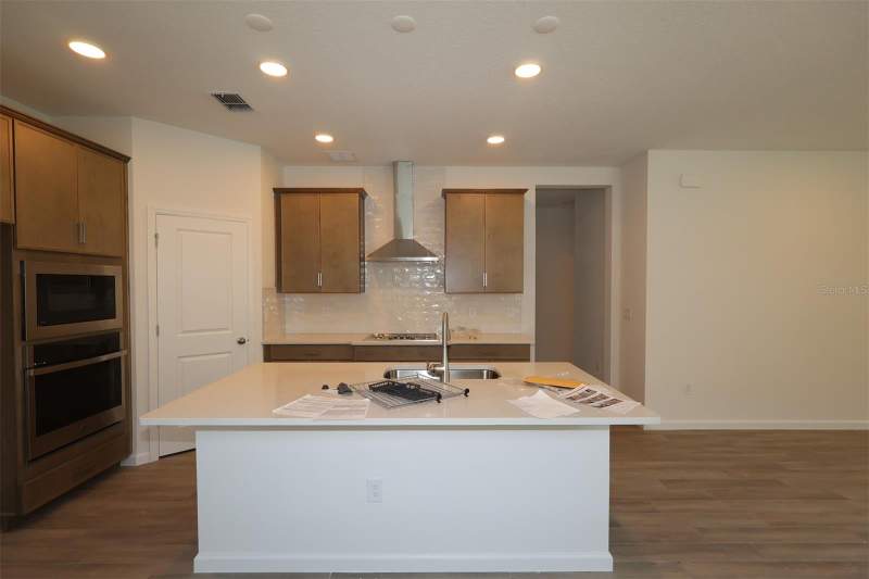 4 bedroom Single Family Residence at 1296 Hyde Street, Center Lake On The Park, St Cloud — photo 2