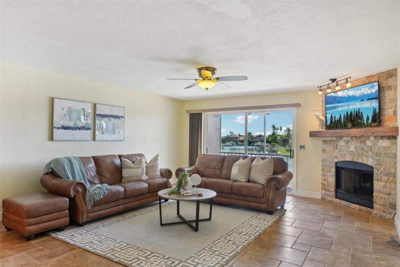 2 bedroom Townhouse at 637 Pinellas Bayway #105, Palm Island Townhomes, Tierra Verde — photo 5