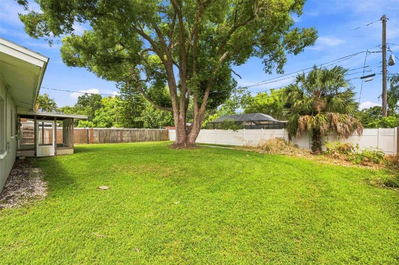 2 bedroom Single Family Residence at 610 12th Street, Lucymar 5th Add, Largo — photo 5