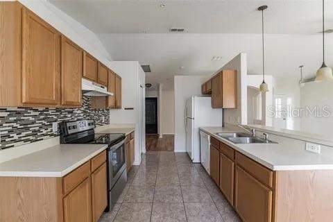 502 Matterhorn Place, Kissimmee FL - photo 8 of 25