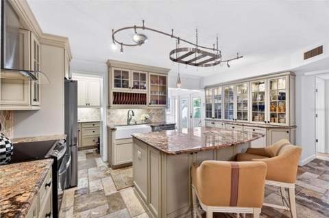 1065 Eden Isle Boulevard #2, St Petersburg FL - photo 7 of 31
