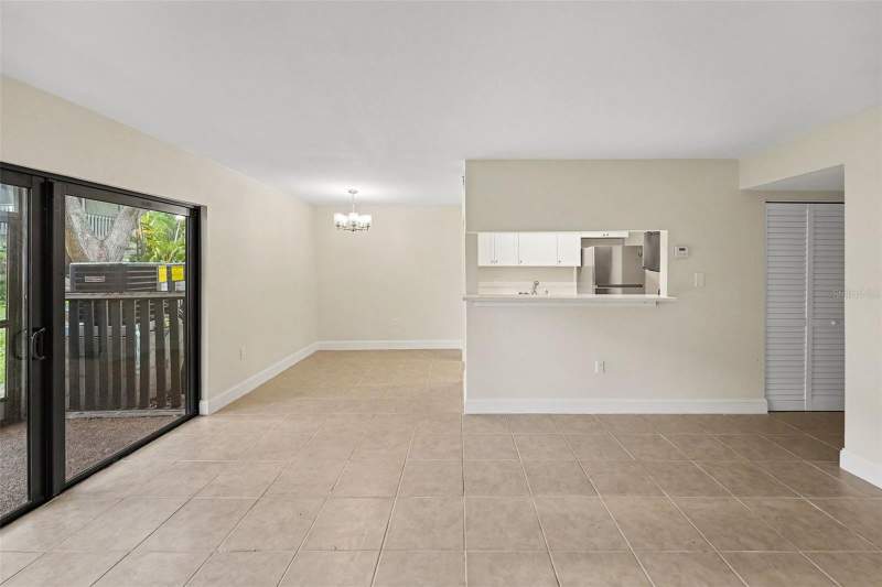 2 bedroom Condominium at 11502 7th Lane #1401, Peppertree Village Condo, St Petersburg — photo 5