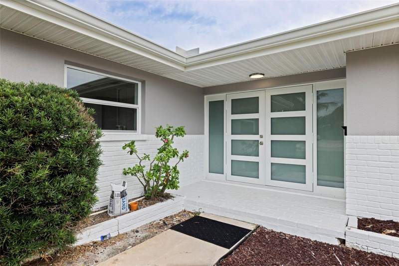 3 bedroom Single Family Residence at 7073 S SHORE DRIVE, PASADENA ISLE, ST PETERSBURG — photo 3