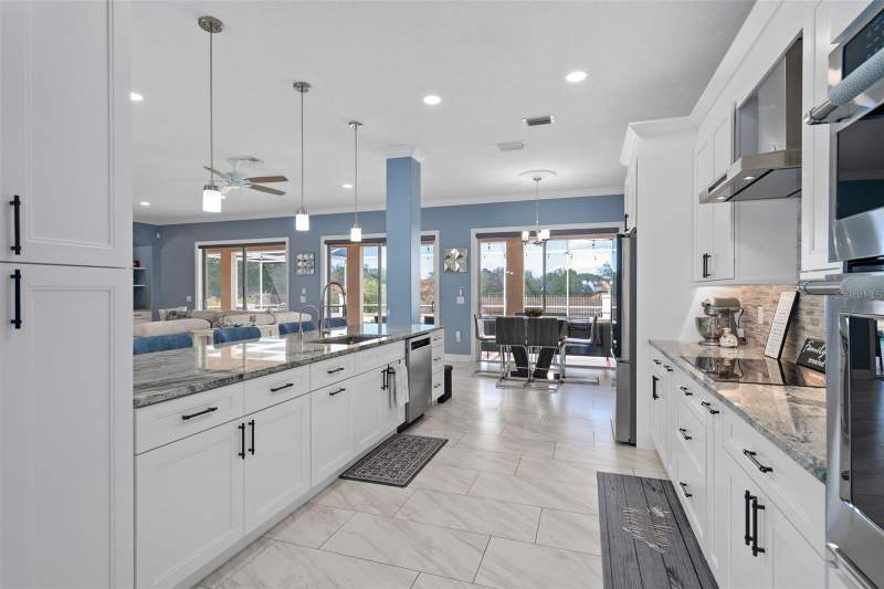 6 bedroom Single Family Residence at 9057 Balmoral Mews Square, Balmoral, Windermere — photo 4