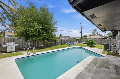 835 Marlowe Avenue, Orlando FL - photo 8 of 30