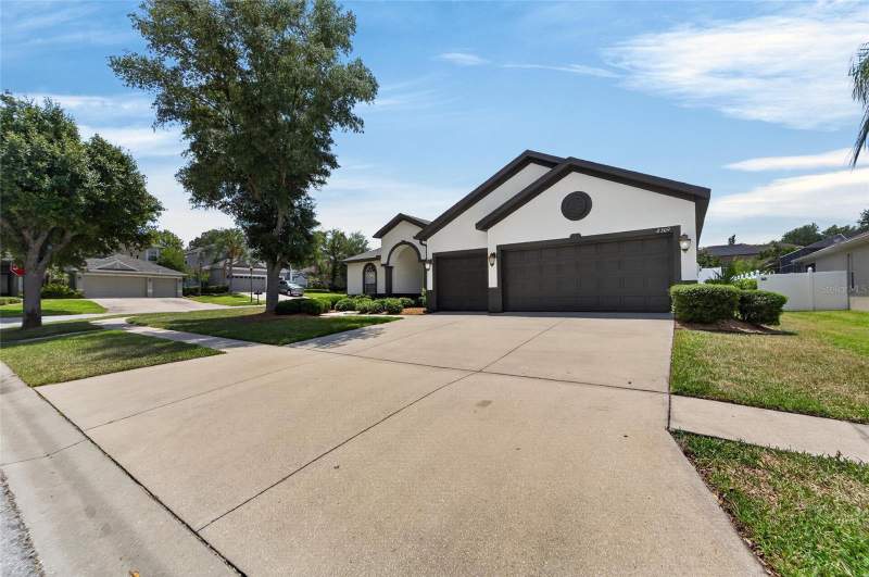 4 bedroom Single Family Residence at 2309 Silver Trumpet Court, Arista, Valrico — photo 4
