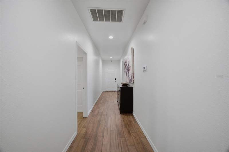5 bedroom Single Family Residence at 8205 N 12th Street, Sulphur Spgs Add, Tampa — photo 5