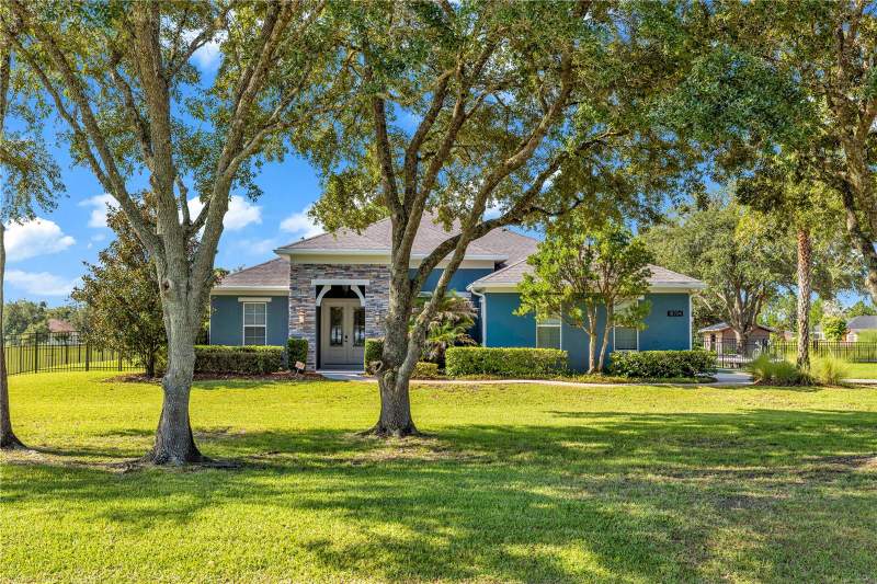 4 bedroom Single Family Residence at 18704 Sheldon Street, Cape Orlando Estates Unit 11A, Orlando — photo 2