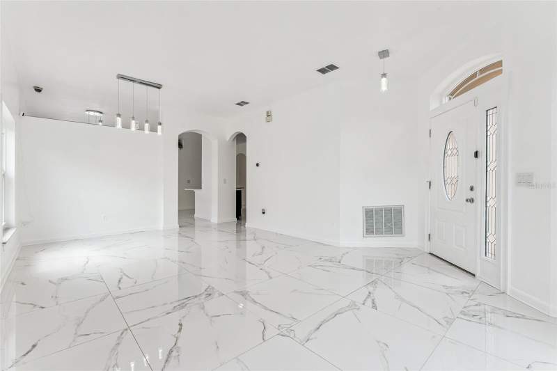 4 bedroom Single Family Residence at 8915 Victoria Isle Place, Vista Lakes Vlgs N-8 & N-9, Orlando — photo 3