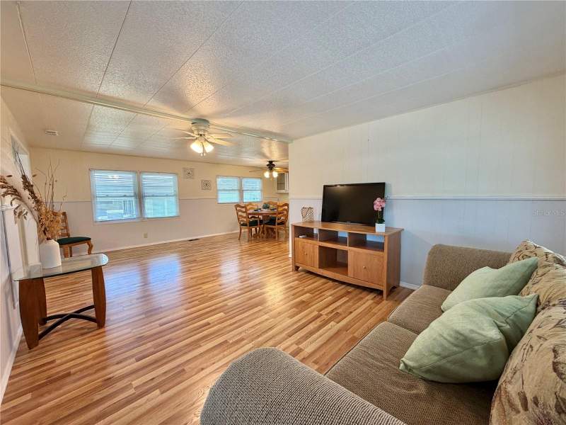 2 bedroom Mobile Home at 115 Gardenia Way, Hawthorne At Leesburg A Coop, Leesburg — photo 4