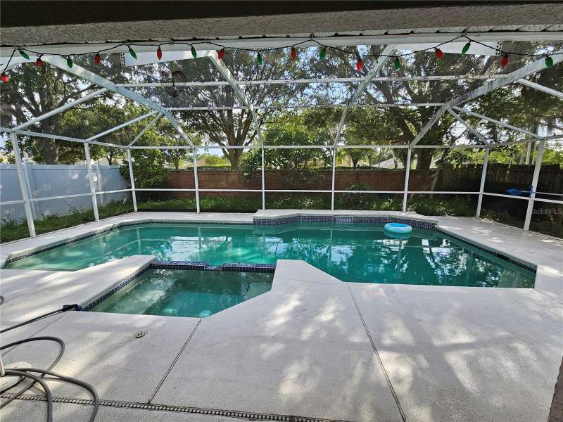6 bedroom Single Family Residence at 270 Augustine Court, Waverlee Woods 1st Amd, Oviedo — photo 2