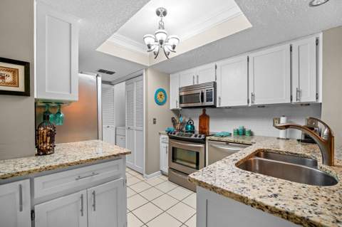 5019 Umber Way, Tampa FL - photo 9 of 33
