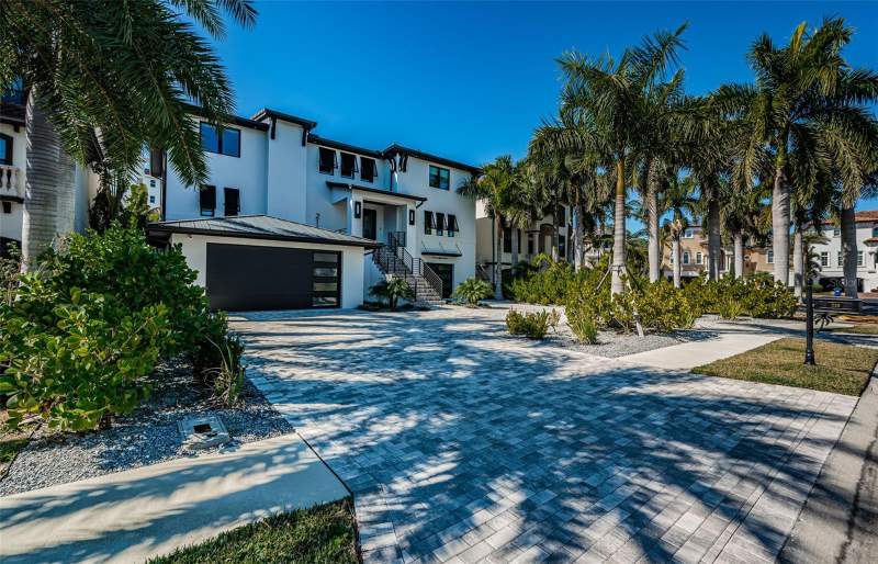 Redington Shores Yacht & Tennis Club