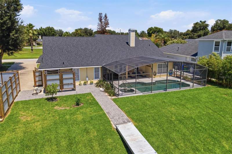 4 bedroom Single Family Residence at 3716 Bayshore Circle, Tavares Lakeside At Tavares Sub, Tavares — photo 2