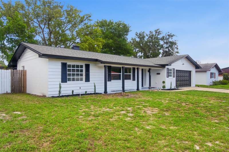 4 bedroom Single Family Residence at 2733 CASTLE OAK AVENUE, FRST PARK, ORLANDO — photo 2