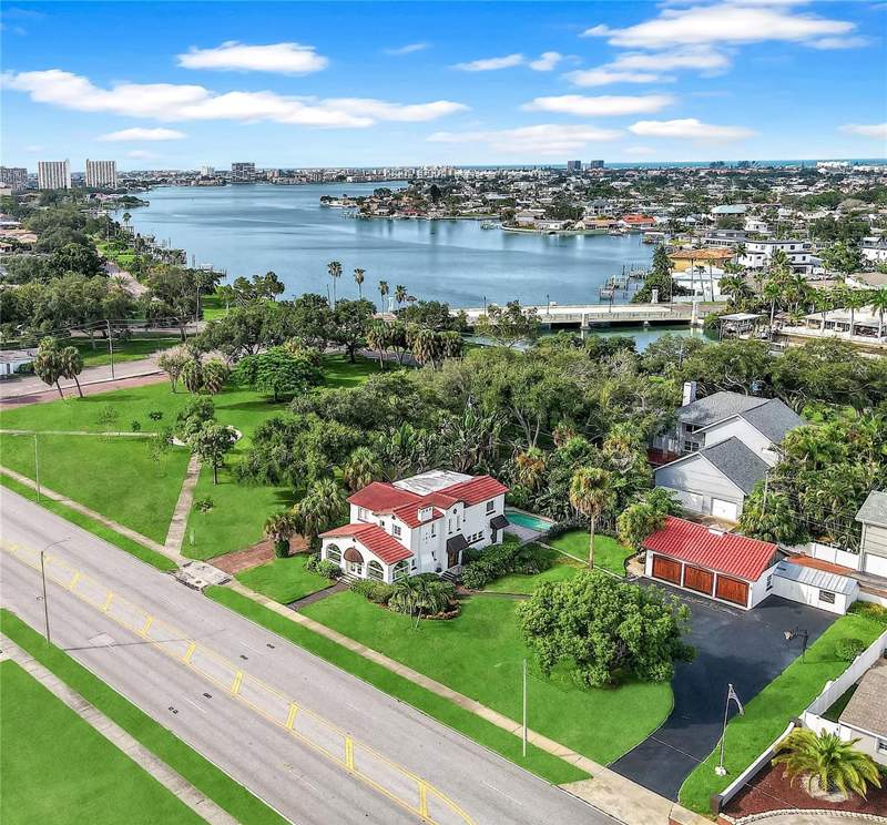 4 bedroom Single Family Residence at 120 Park Street, Davista Rev Map Of, St Petersburg — photo 2