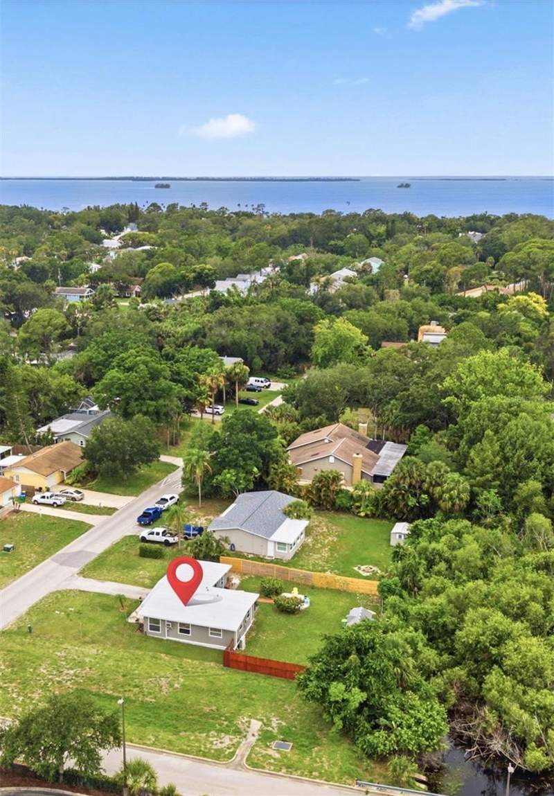 2 bedroom Single Family Residence at 100 Avery Avenue, Crystal Beach Rev, Crystal Beach — photo 5