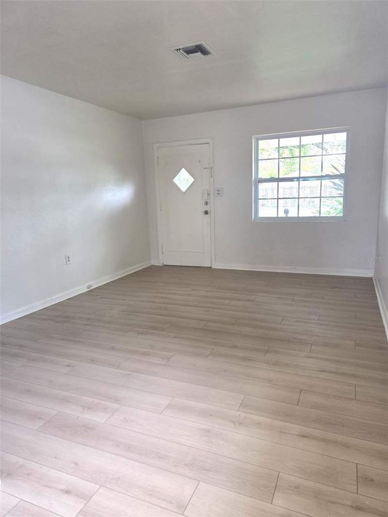3 bedroom Single Family Residence at 2103 N Harold Avenue, Lincoln Gardens, Tampa — photo 3
