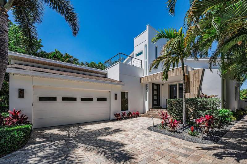 4 bedroom Single Family Residence at 1710 BRIGHTWATERS BOULEVARD, SNELL ISLE BRIGHTWATERS, ST PETERSBURG — photo 1