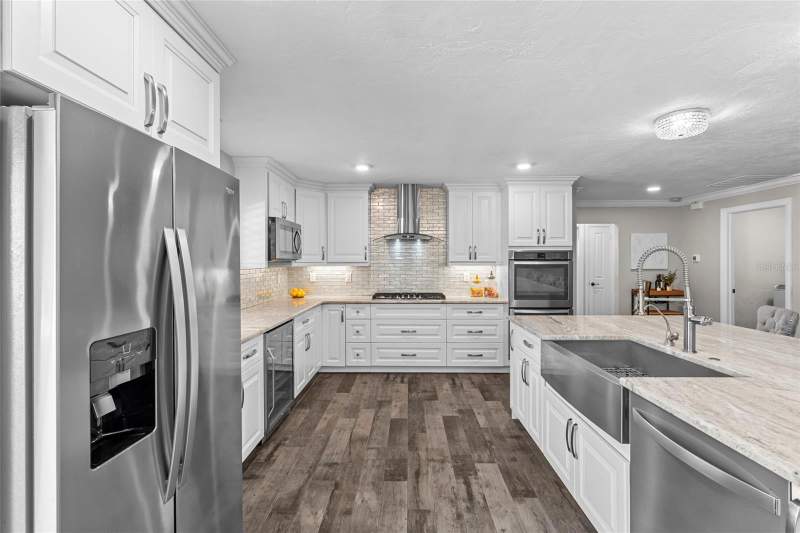 3 bedroom Single Family Residence at 4592 40th Street, Broadwater Unit 2 Blk N, St Petersburg — photo 5