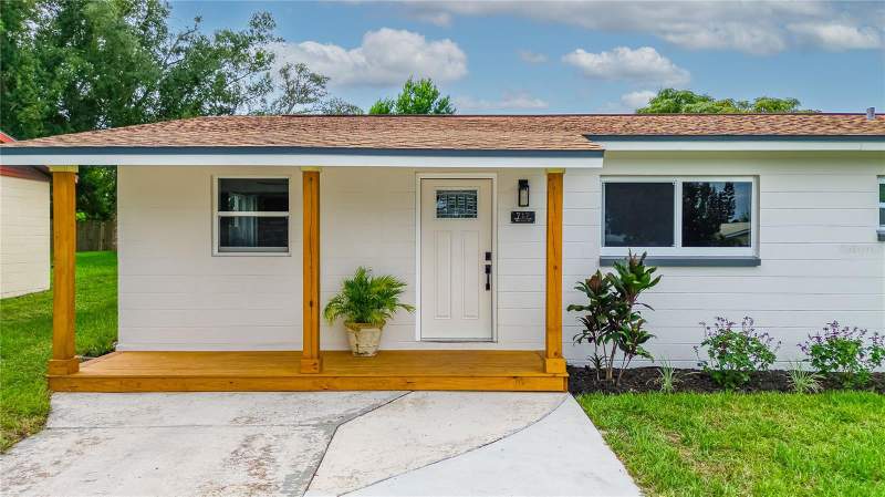 3 bedroom Single Family Residence at 717 W Winifred Street, Oak View Sub, Avon Park — photo 2