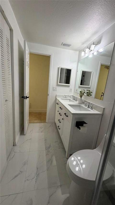 6713 Willow Spring Court, Tampa FL - photo 11 of 40