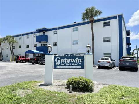 350 79Th Ave N #102, home for sale on 79Th Avenue N