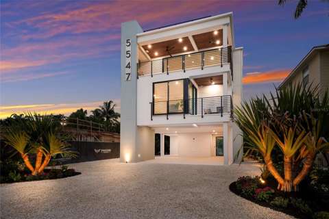 5547 Avenida Del Mare, home for sale in Sarasota 34242