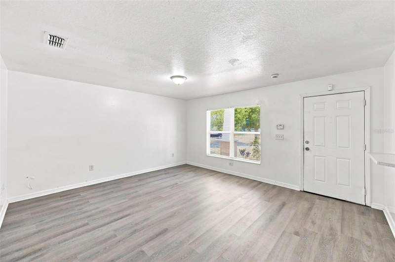 3 bedroom Single Family Residence at 980 13th Avenue, Cherokee Sub, St Petersburg — photo 4