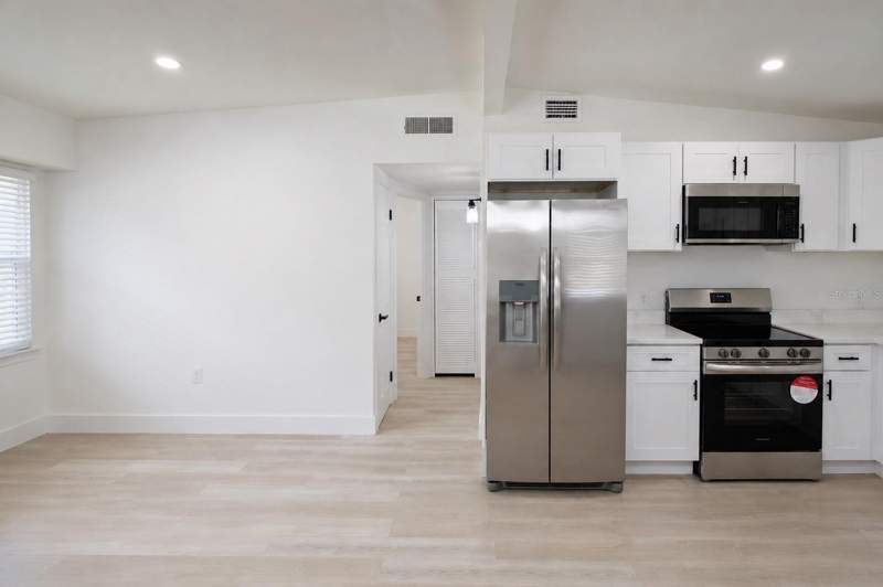 3 bedroom Single Family Residence at 9001 82nd Street, Crestridge 6th Add, Seminole — photo 5