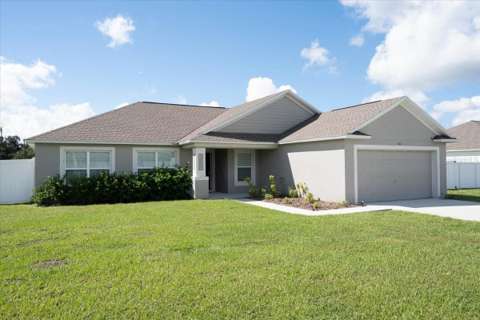 912 Lochland Loop, $300k–$500k for sale in Bartow