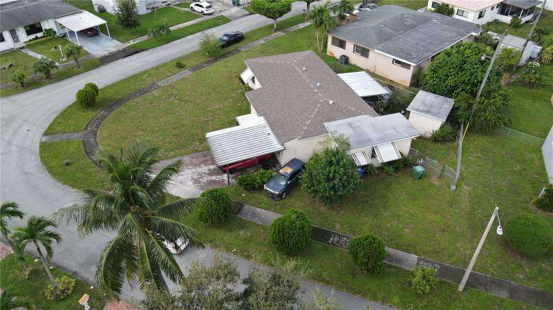 3 bedroom Single Family Residence at 9000 NW 12th Court, Cravero Lake Shore Estates Add 01, Miami — photo 4