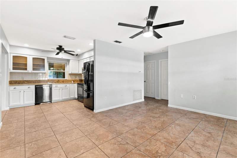 3 bedroom Single Family Residence at 1215 Lakeshore Boulevard, Lake Front Add To Town Of St Cloud, St Cloud — photo 3