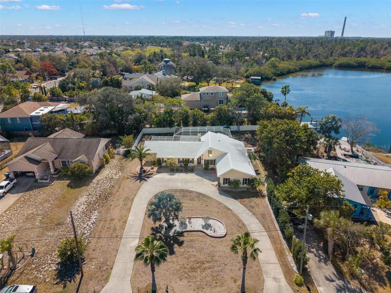 4 bedroom Single Family Residence at 2138 Bayou Drive, Baileys Bluff Estates, Holiday — photo 3