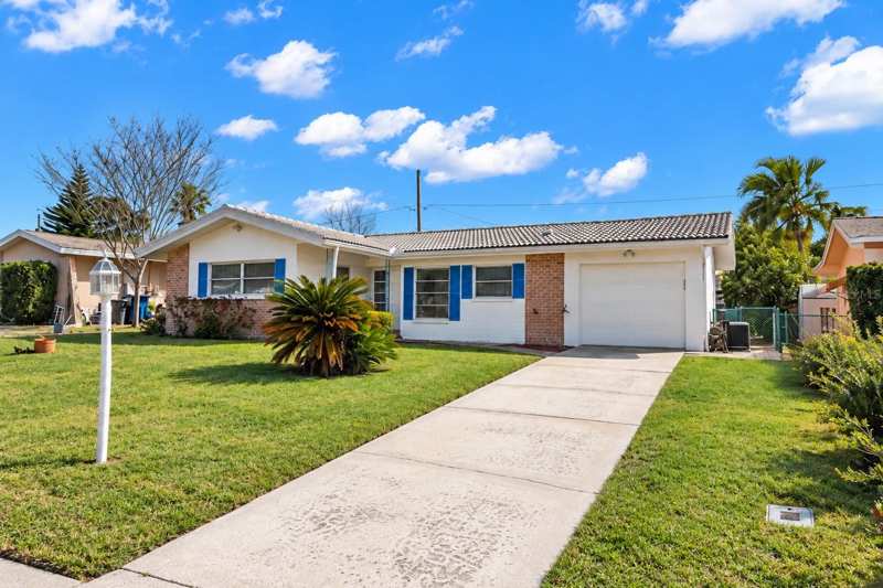 2 bedroom Single Family Residence at 2019 High Ridge Drive, Greenbriar, Clearwater — photo 1