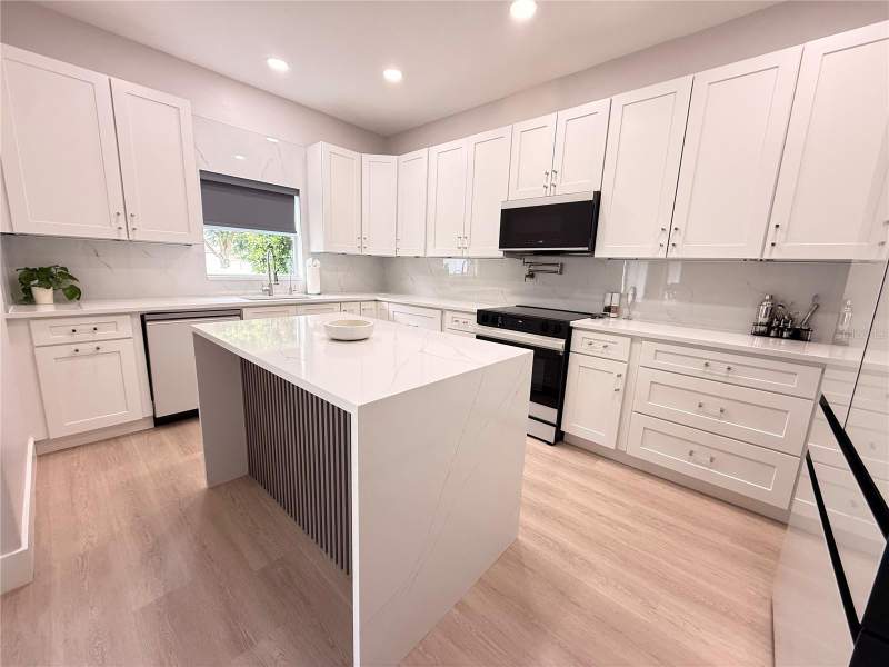 4 bedroom Single Family Residence at 5802 Coquyt Drive, Stoneybrook Hills A, Mount Dora — photo 2