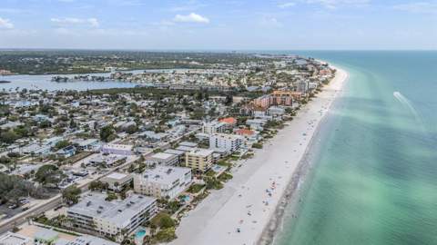1500 Gulf Boulevard #204B, Indian Rocks Beach FL - photo 11 of 33