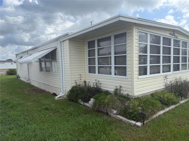 2 bedroom Mobile Home at 37529 Attica Avenue, Valleydale Acres, Zephyrhills — photo 5