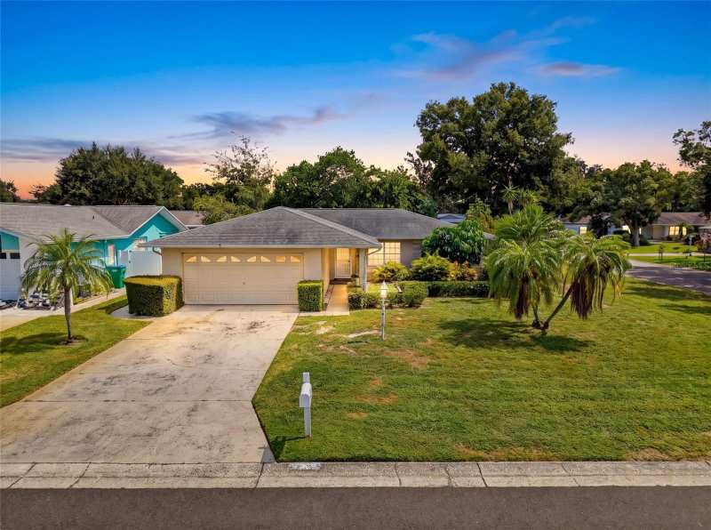 2 bedroom Single Family Residence at 2580 Windwood Drive, Greenbriar, Clearwater — photo 1