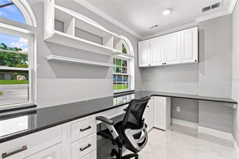 7233 Woodbrook Drive, Tampa FL - photo 13 of 57