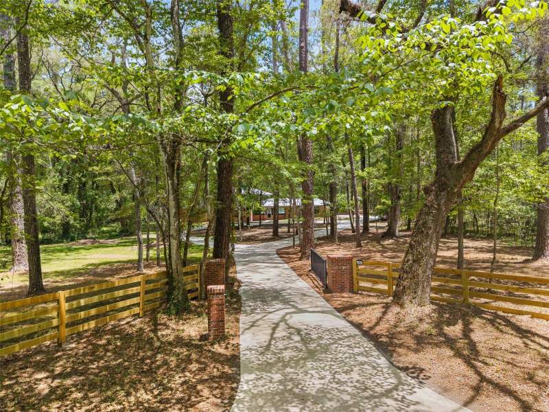4 bedroom Single Family Residence at 4703 NW 124th Street, Gainesville, Gainesville — photo 3