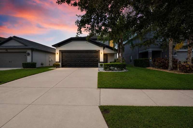 3 bedroom Single Family Residence at 1921 Hawks View Drive, Hawks Point Ph 1C-2 & 1D, Ruskin — photo 1