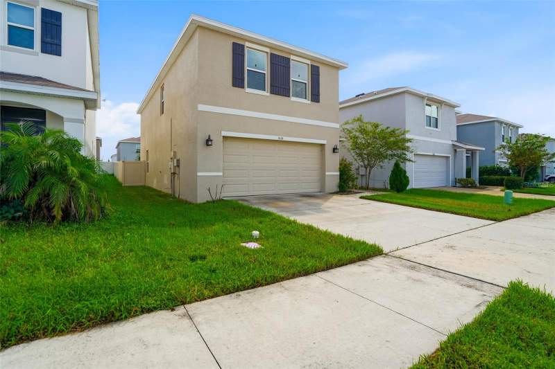 4 bedroom Single Family Residence at 5674 Banbury Ridge Run, Avalon Park West-North Ph 3, Wesley Chapel — photo 2
