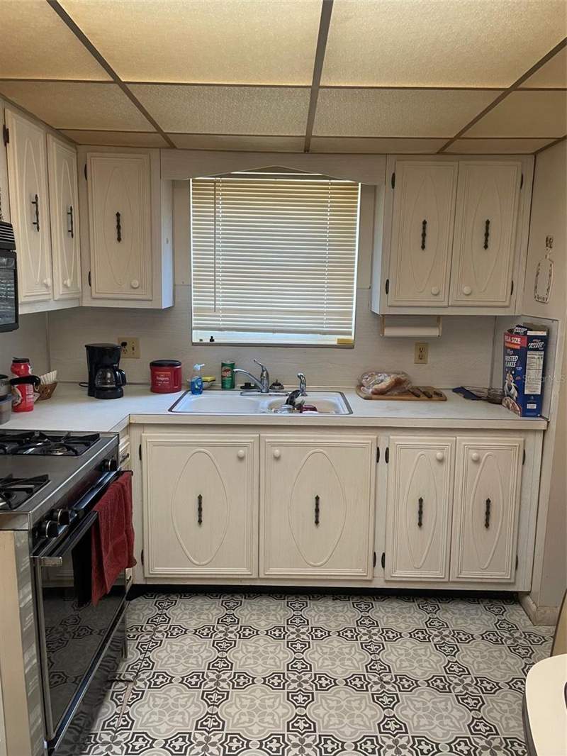 2 bedroom Condominium at 5287 81st Street #12, Paradise Shores, St Petersburg — photo 3