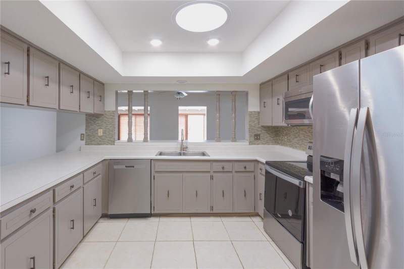 4 bedroom Single Family Residence at 11016 Saginaw Drive, Temple Terrace Hills Unit 2, Tampa — photo 3
