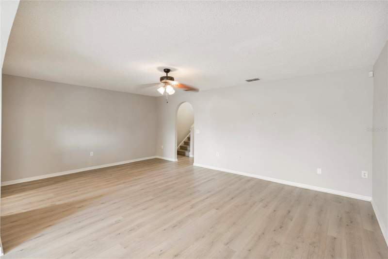 3 bedroom Townhouse at 4617 Ashburn Square Drive, Ashburn Square Twnhms, Tampa — photo 4