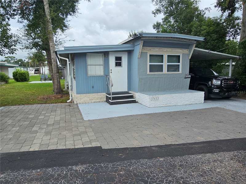 2 bedroom Mobile Home at 37433 Hammond Drive, Zephyrhills Colony, Zephyrhills — photo 1