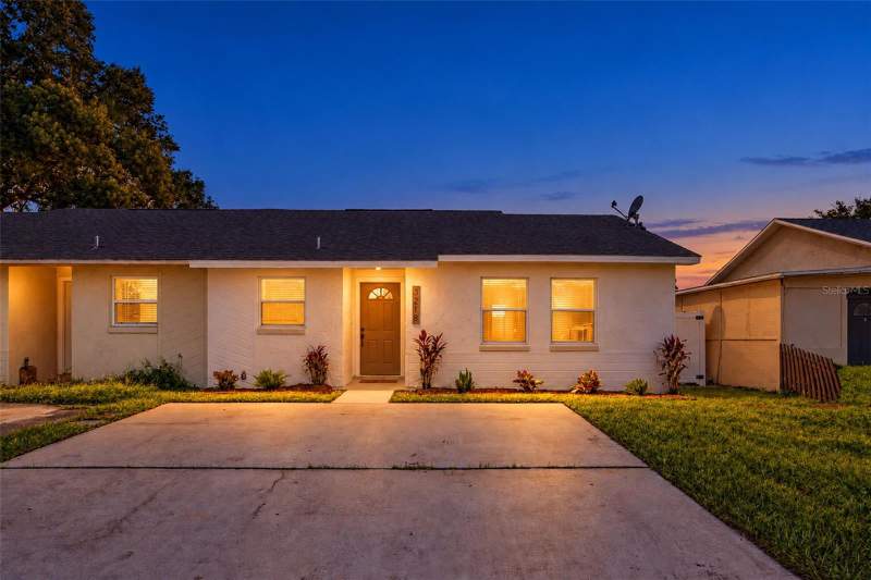 3 bedroom Half Duplex at 3218 Redditt Road, Meadow Cove, Orlando — photo 2