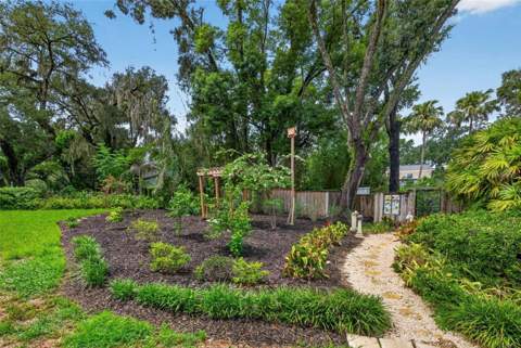 602 S Riverhills Drive, Temple Terrace FL - photo 6 of 45
