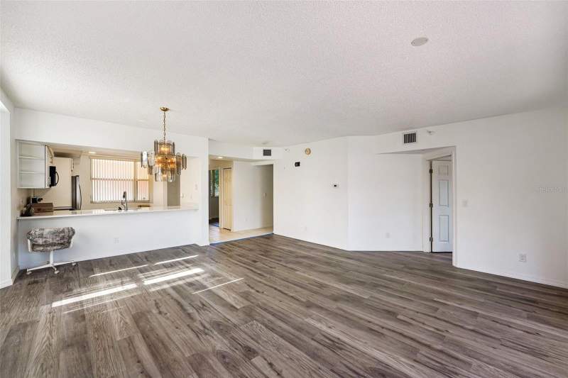 2 bedroom Condominium at 6205 Shoreline Drive #1106, The Shores Of Long Bayou III, St Petersburg — photo 5